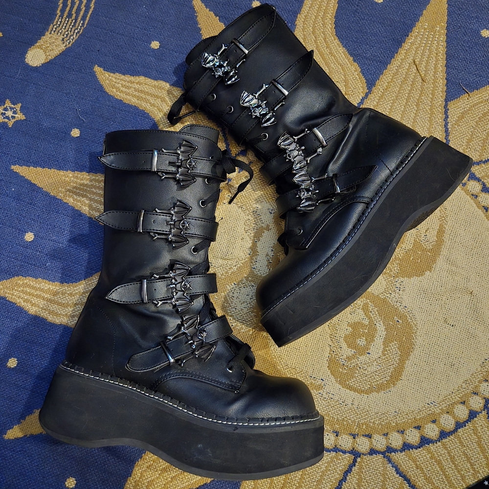 Demonia Emily - 322 Platform Boots